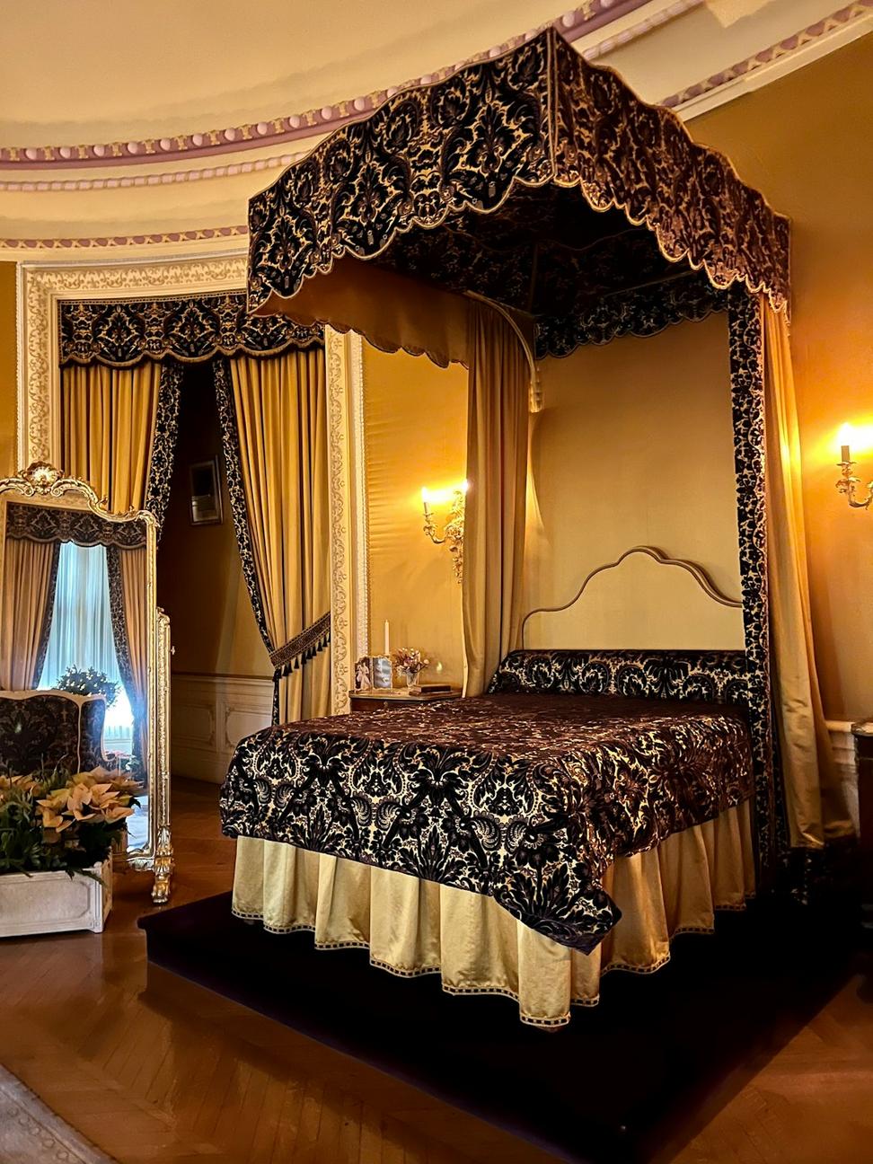 Deluxe King Suite